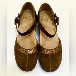 Dansko Women's Brown Suede/Leather MaryJane Clogs 38 (7.5-8)